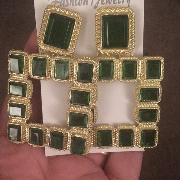 Green Square Earrings. - Picture 2 of 2